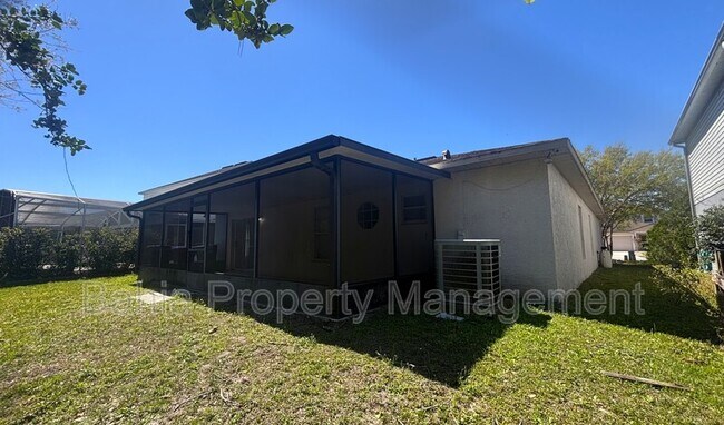 Building Photo - 10827 Laxton St