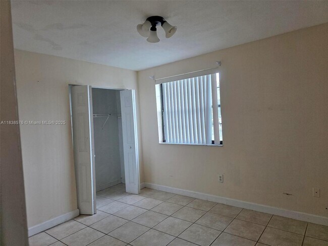 Building Photo - 1061 Jefferson Dr