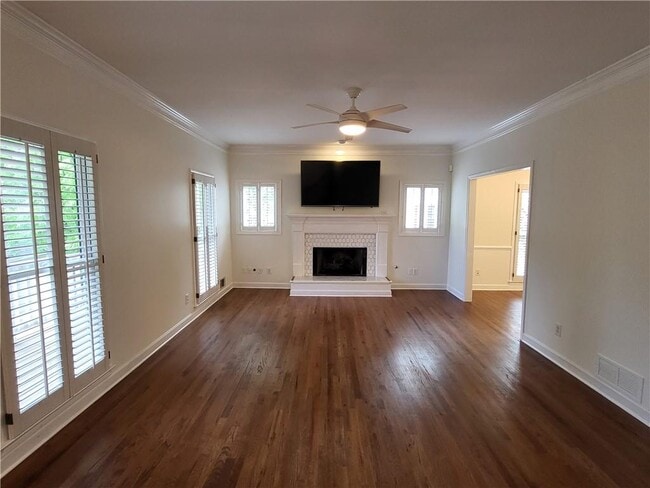 Building Photo - 1155 Davis Pl NW