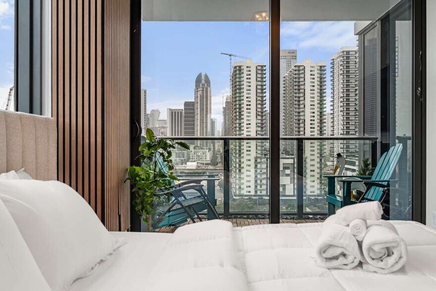 Building Photo - 1600 NE 1st Ave