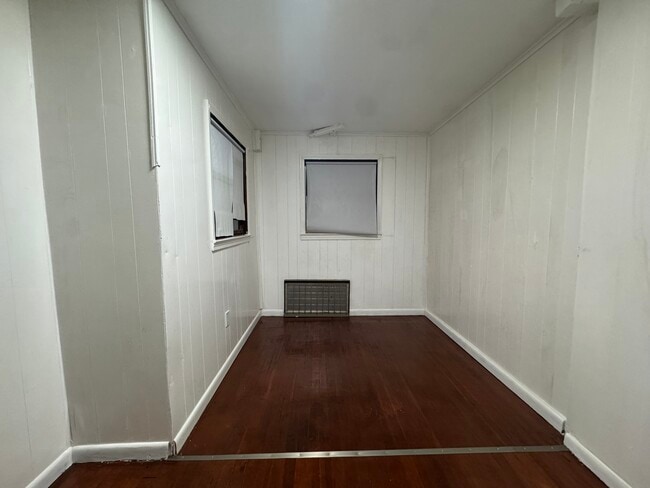 Building Photo - 375 N Elm St