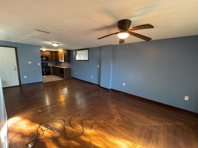 Building Photo - 242 S Market St