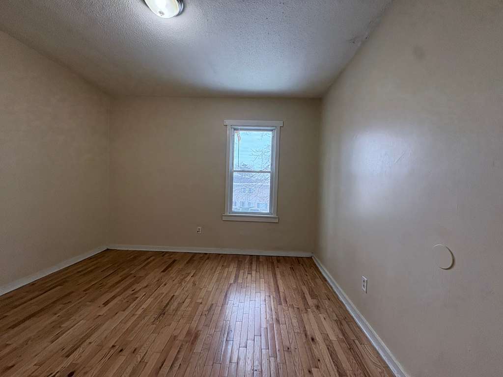 Building Photo - 33 Dickerman St