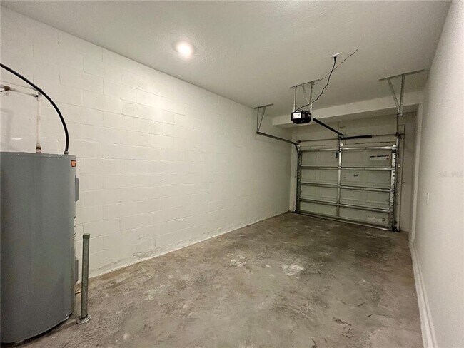 Building Photo - 2943 Savoir