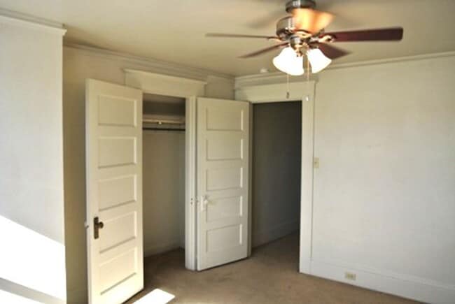 Building Photo - Charming Craftsman-Style 2BD/1BA Duplex – ...