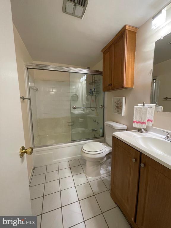 Building Photo - 6 Longstream Ct