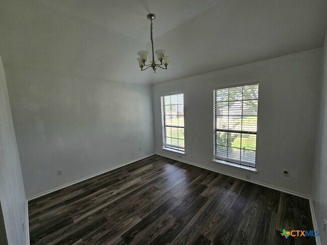 Building Photo - 603 Totem Trail