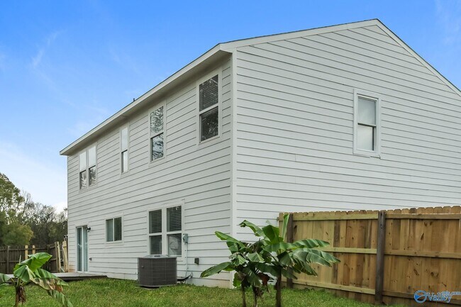 Building Photo - 176 Bayside Ln
