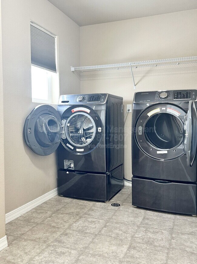 Building Photo - 9532 Bryce Canyon Dr