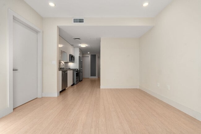 Building Photo - 121 Portland St