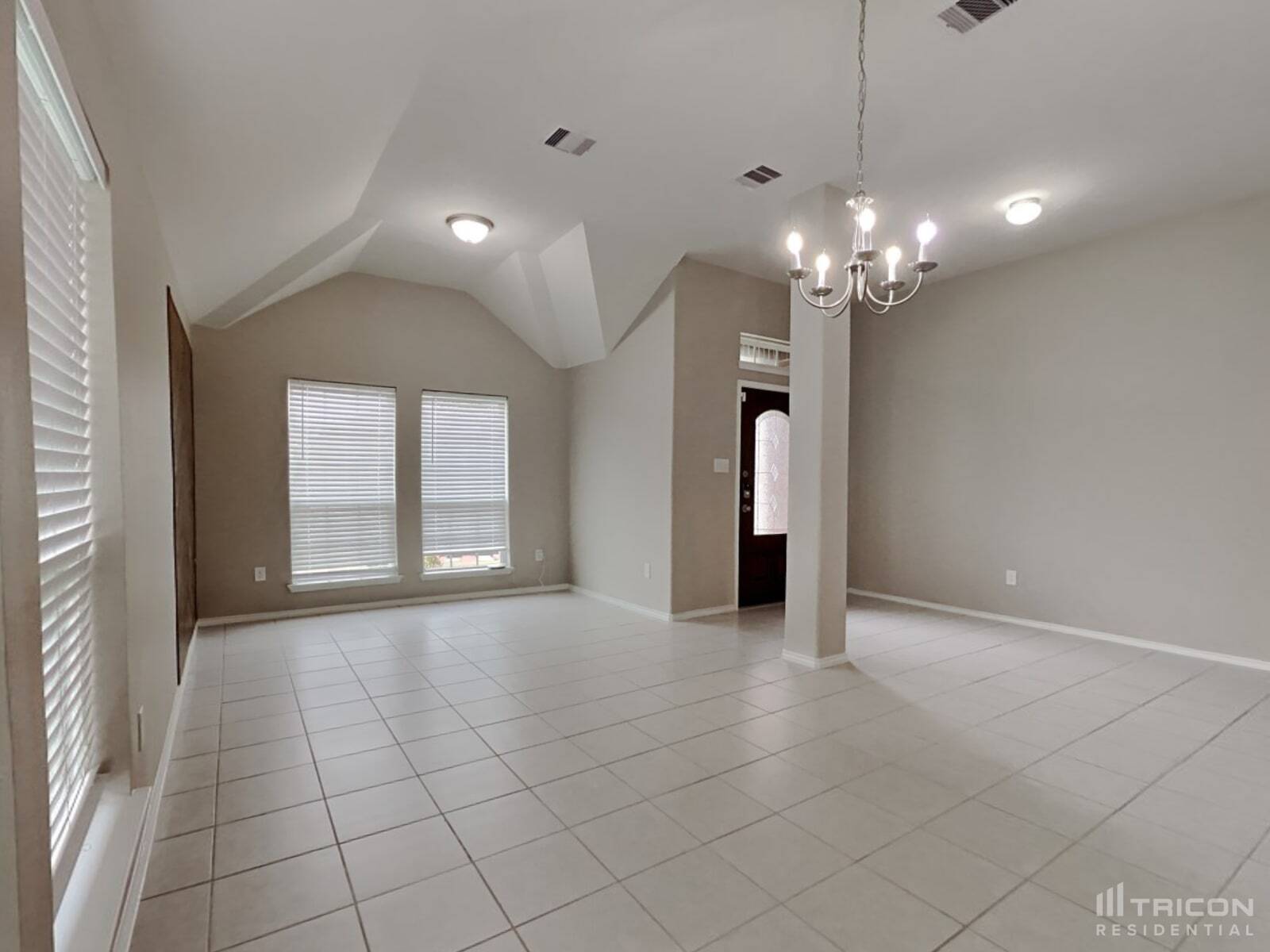 Building Photo - 13702 Sun Bear Ct