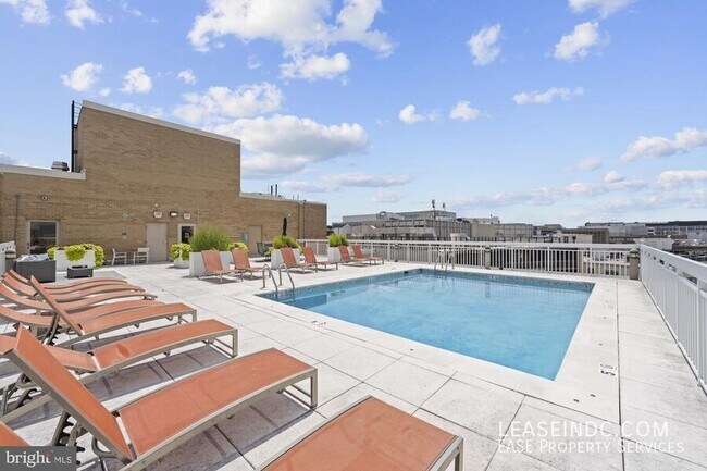 Building Photo - 1260 21st St NW