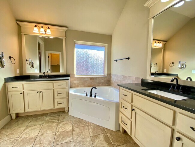 Building Photo - 2011 Allora Ct