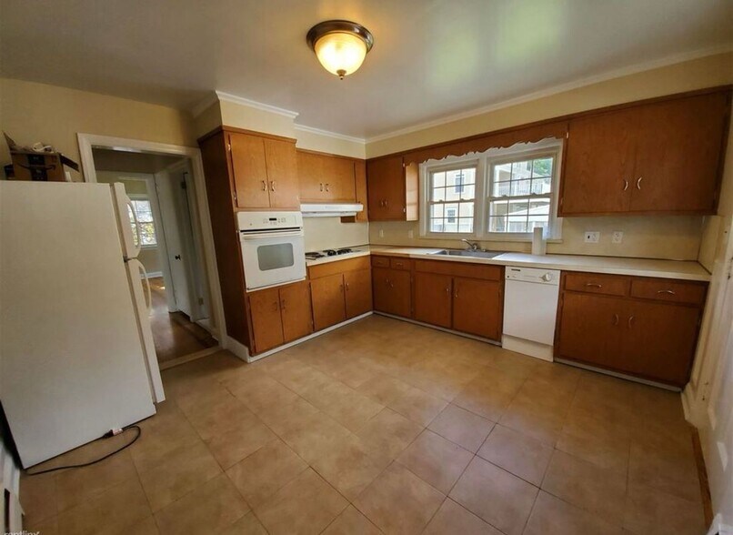 Building Photo - 73 Turner Rd