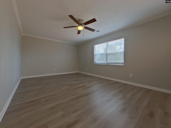 Building Photo - 661 Thornhill Dr