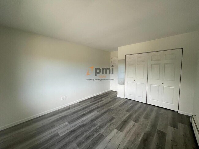 Building Photo - 6248 Kathryn Ct