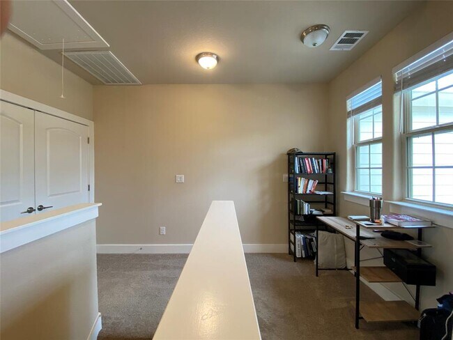 Building Photo - 351 Madison Oaks Ave