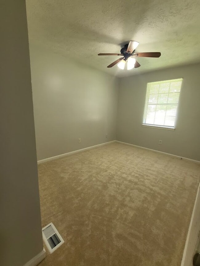 Building Photo - 3309 Goldenchain Dr