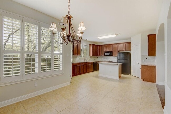 Building Photo - 1821 Village Oak Ct