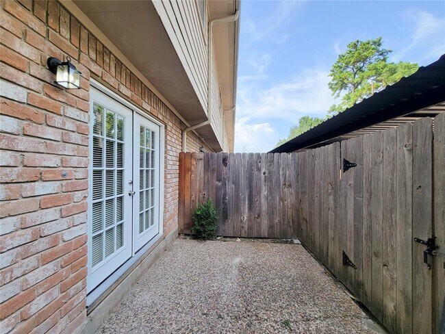 Building Photo - 14333 Memorial Dr