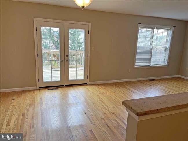 Building Photo - 337 Avi Dr
