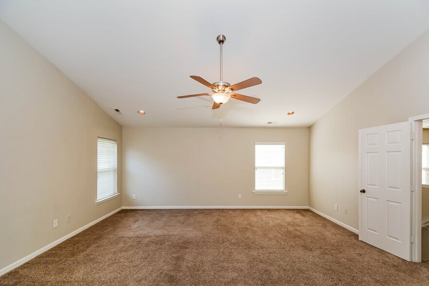Building Photo - 150 Coalyard Dr