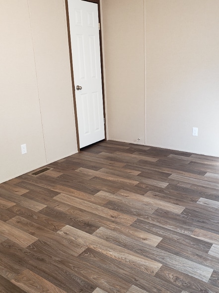 Building Photo - 2715 W McCrainie St