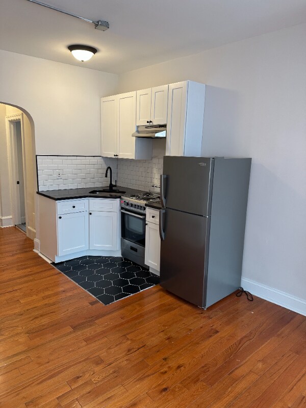 Building Photo - 5102 Spruce St
