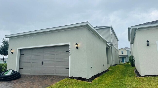 Building Photo - 16956 Hamlin Vw St