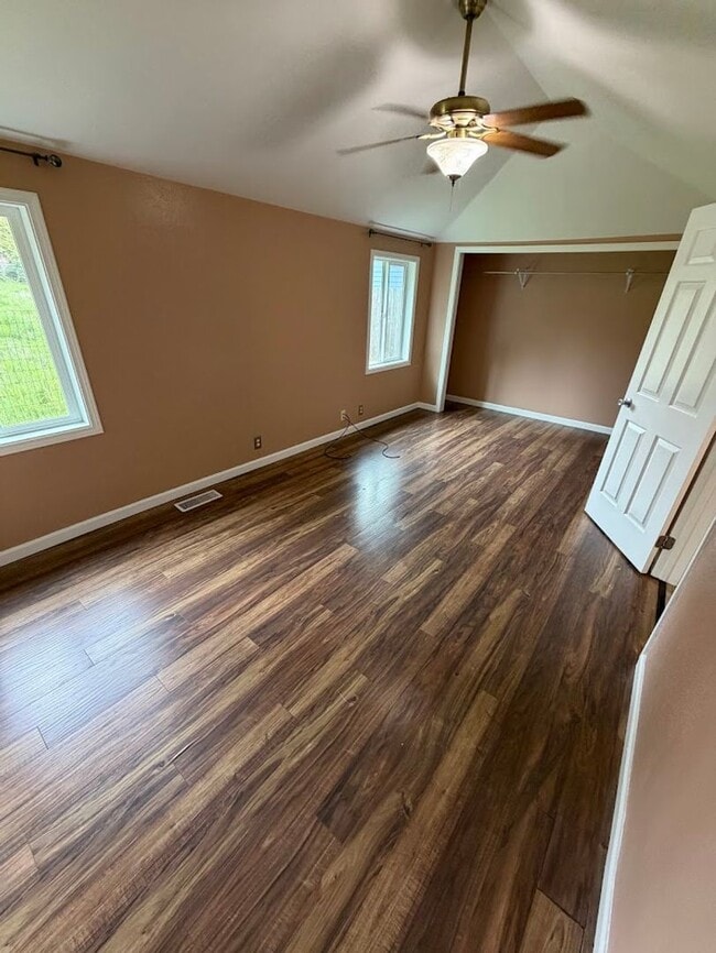 Building Photo - 3831 Duplex Ct SE