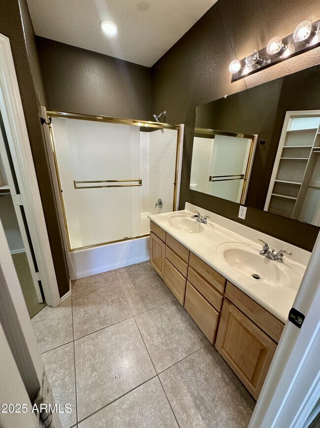 Building Photo - 6425 S Kimberlee Way