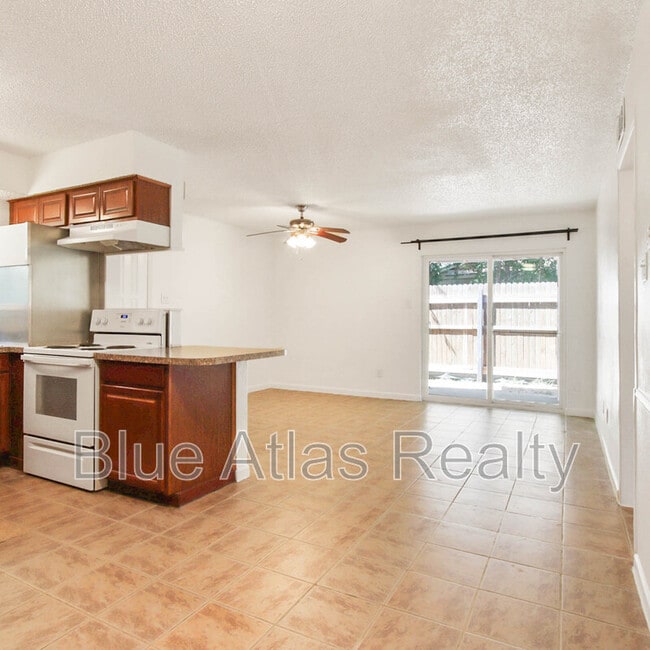 Building Photo - 4816 Wellesley Ave