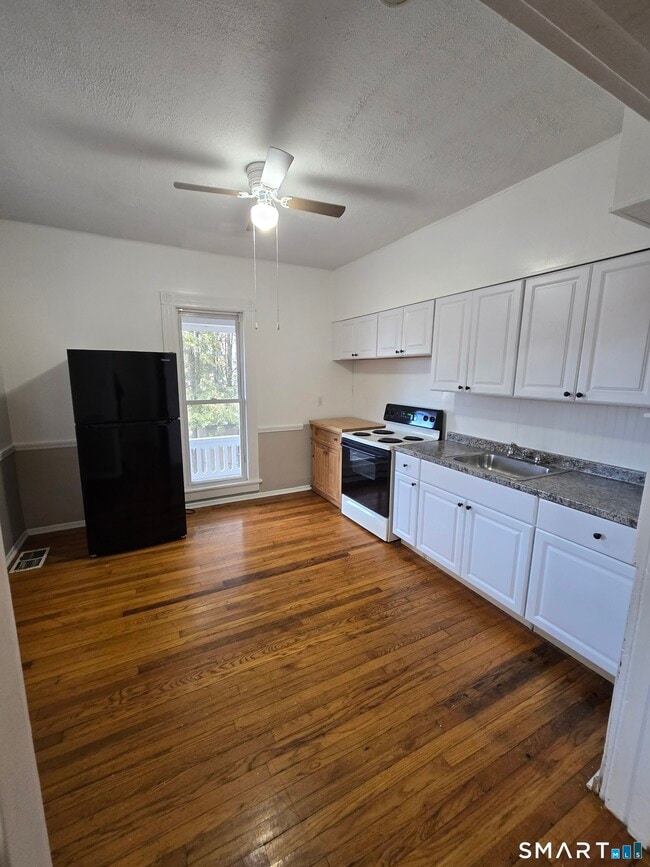 Building Photo - 77 Nixon Ave