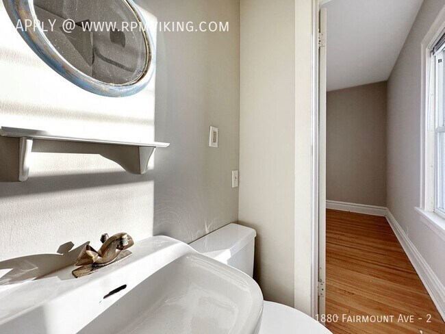 Building Photo - 3Br with Sun room or 4Br 2ba. ~ Flexible T...