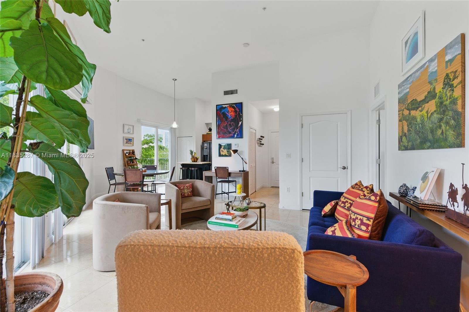 Building Photo - 2701 SW 3rd Ave