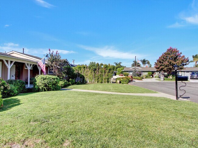 Building Photo - 3 bedrooms, 2 bathrooms house in La Habra