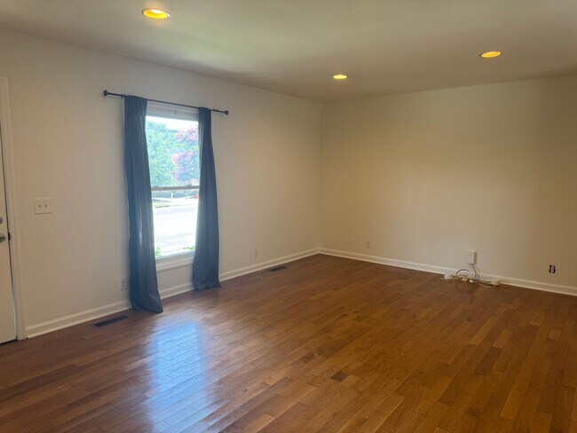 Building Photo - Great 3BR Home in the Heart of Nashville