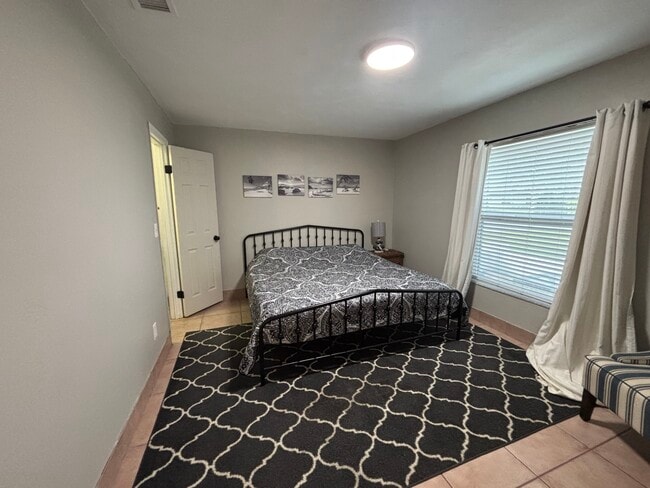 Building Photo - 44 Capistrano Dr