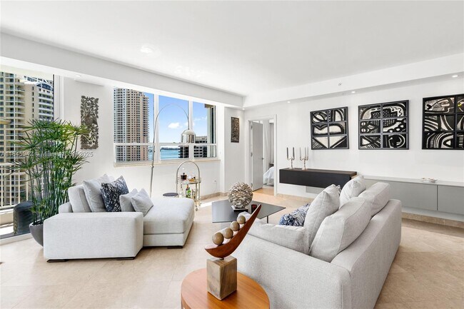Building Photo - 801 Brickell Key Blvd