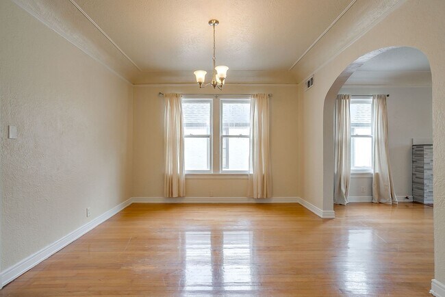 Building Photo - 3256 Greene Ave