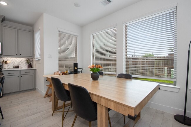Building Photo - 15823 Black Grouse Dr