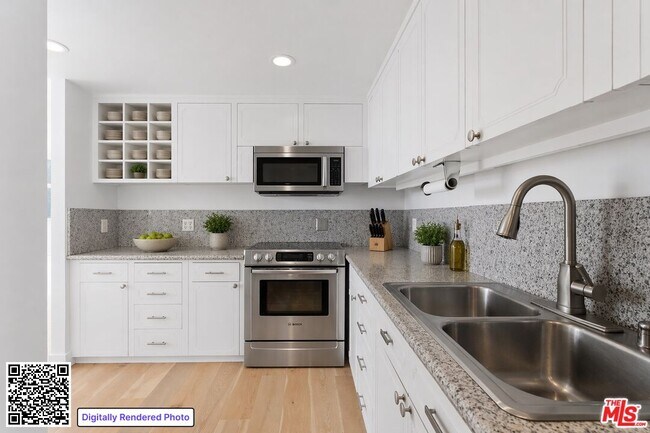 Building Photo - 1155 N La Cienega Blvd