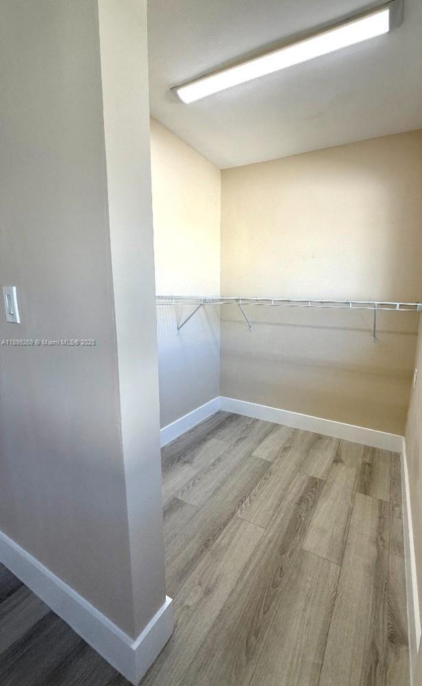 Building Photo - Bright & Updated 2-Bedroom, 2-Bath Home wi...