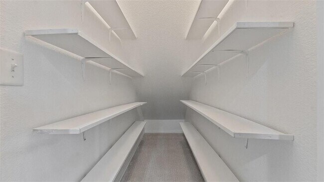 Building Photo - 3000 SW Windrift Ave