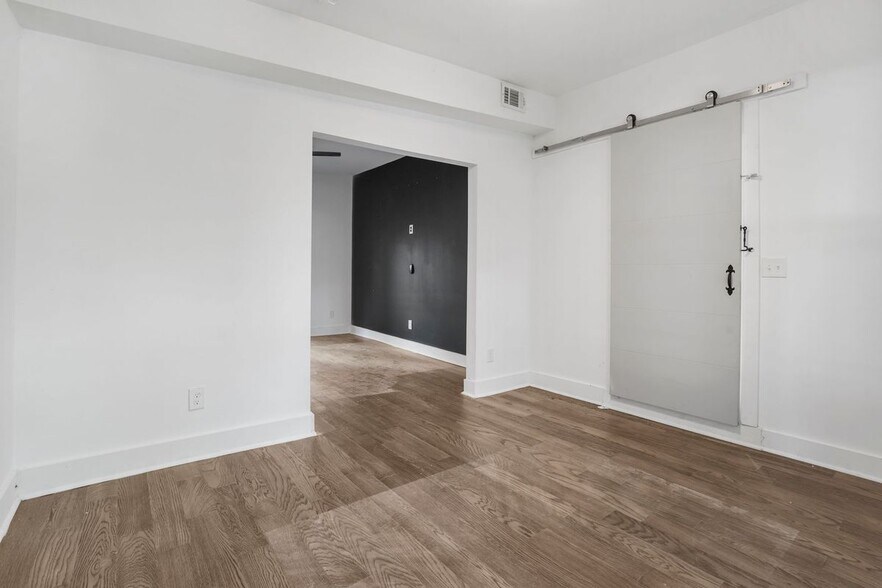 Building Photo - 1816 Evans Dr SW