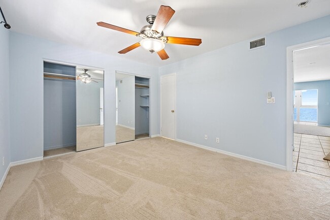 Building Photo - 400 Wilma Cir