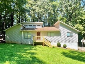 Building Photo - 5175 Sunburst Dr