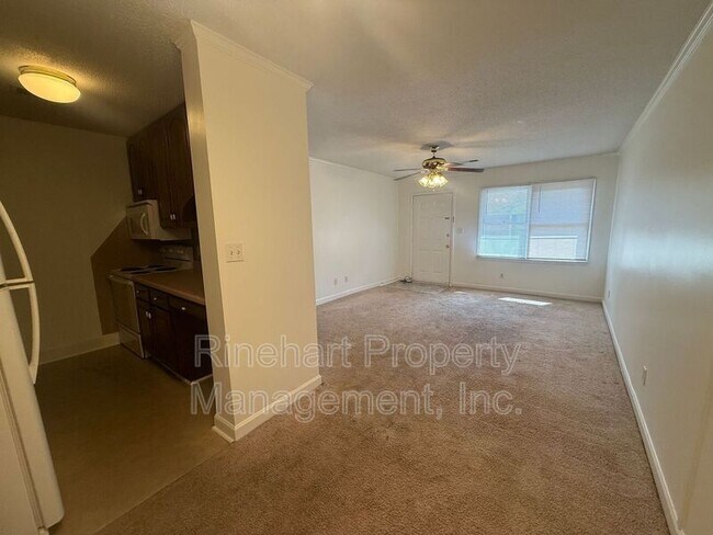 Building Photo - 1110 Chandler Dr