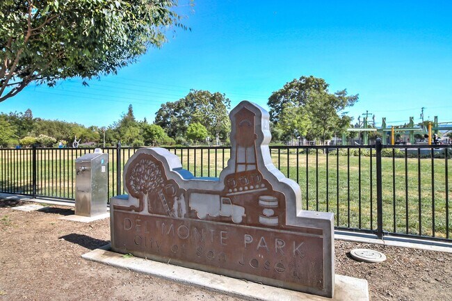 Building Photo - Luxury 2-Bedroom Monte Vista Condo with Downtown Views & Monthly House Cleaning Included