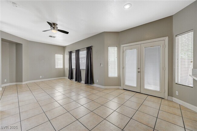 Building Photo - 971 Whispering Grove Ave